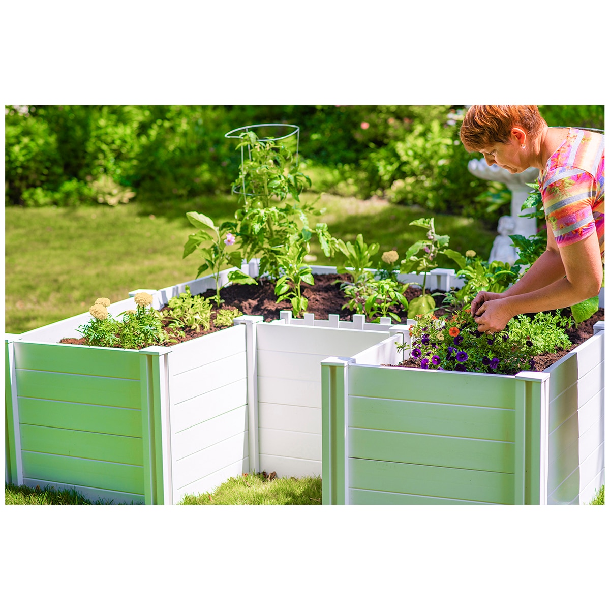 Vita Keyhole Garden Bed 182.88 x 182.88 cm