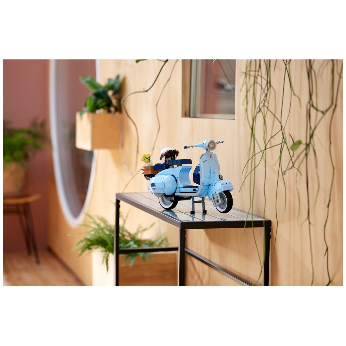 LEGO Icons Vespa 125 10298