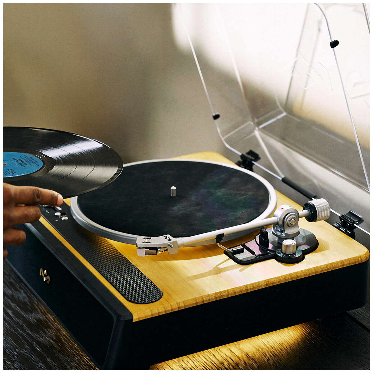 House of Marley Soul Rebel All in 1 Turntable Signature Black EM-JT401-SB