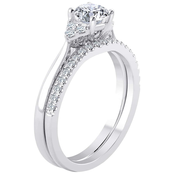 18KT White Gold 0.85ctw Diamond Bridal Set With 0.60ctw Centre