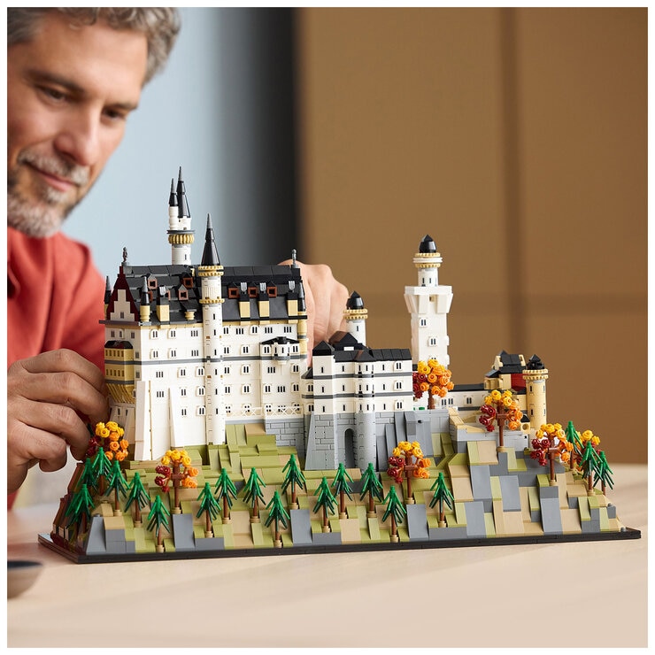 LEGO Architecture Neuschwanstein Castle 21063 LEGO Architecture Neuschwanstein Castle 21063