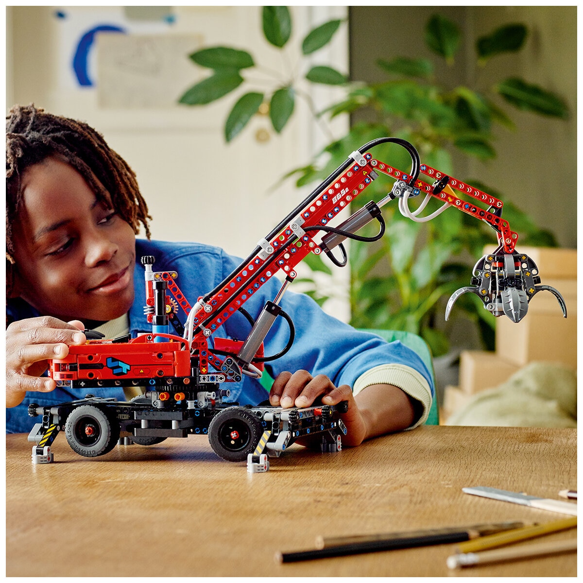 LEGO Technic Material Handler 42144