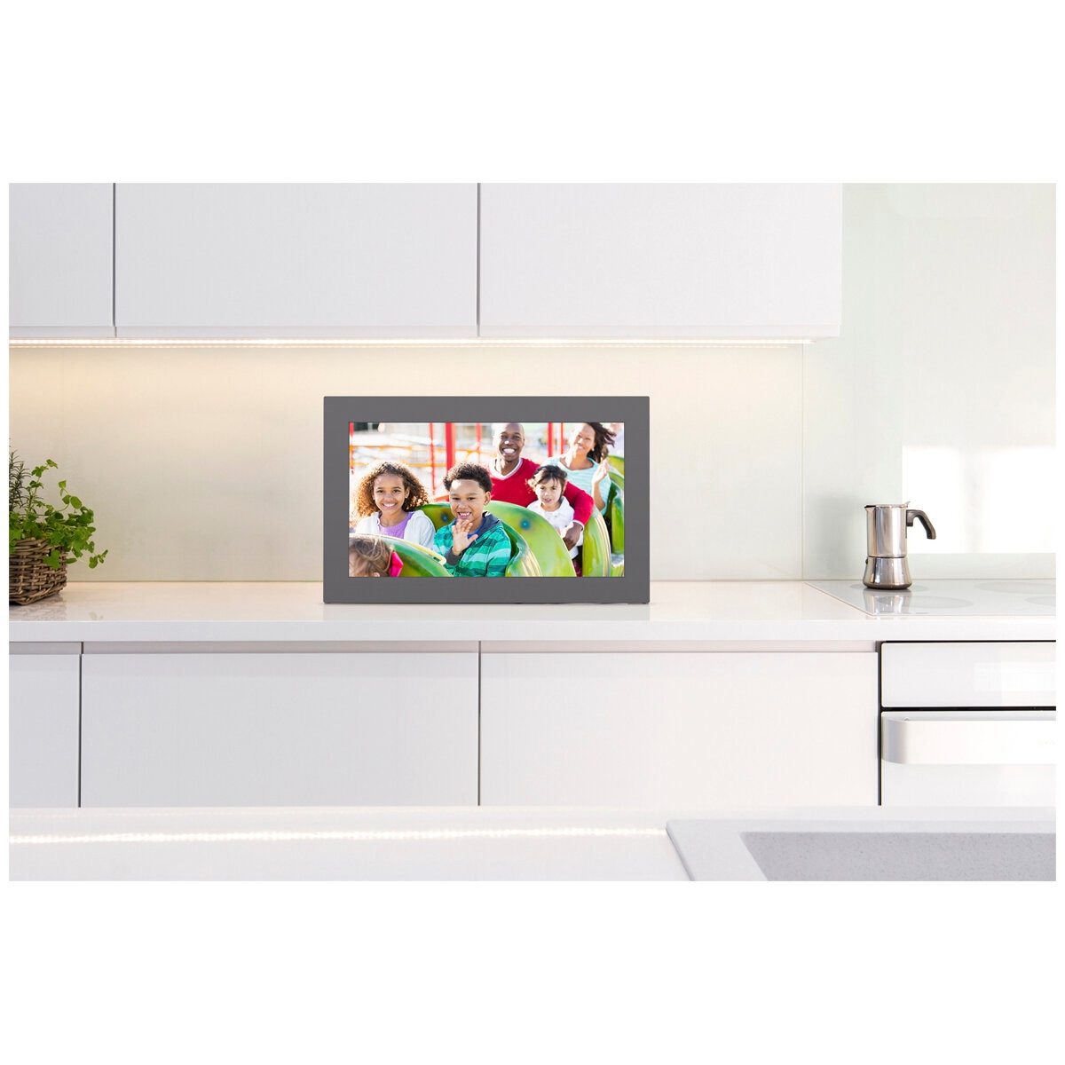 NETGEAR 15.6 Inch Meural WiFi Digital Photo Frame