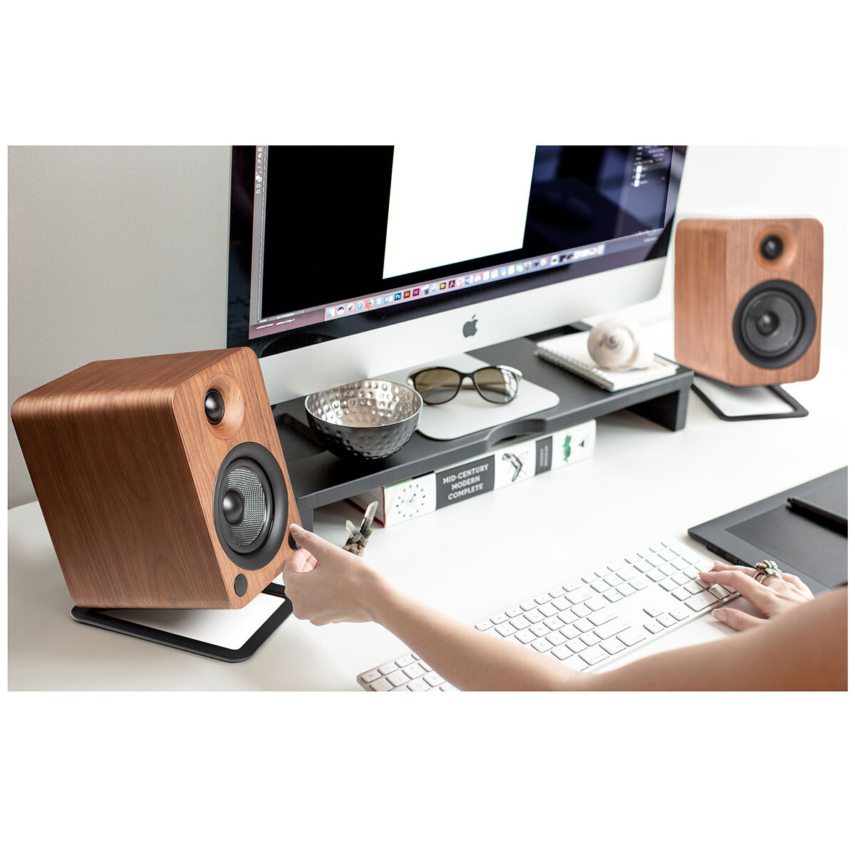 Kanto YU4 140W Powered Bookshelf Speakers