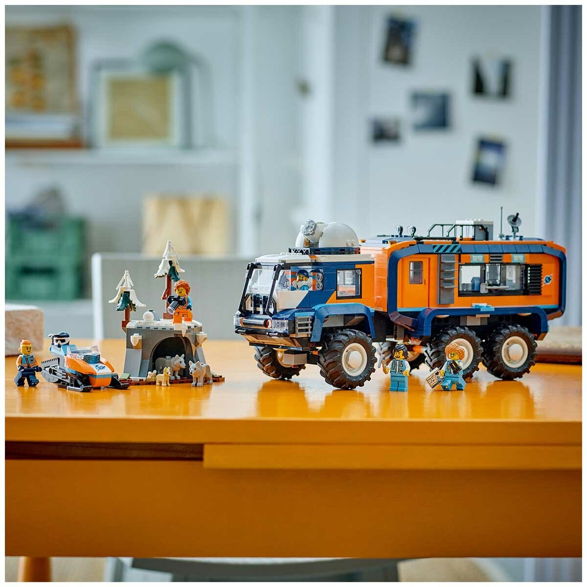 LEGO Arctic Explorer Science Lab Truck 60471