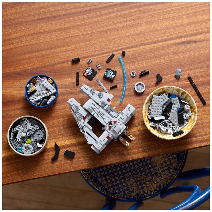 LEGO Star Wars Millennium Falcon 75375 LEGO Star Wars Millennium Falcon 75375