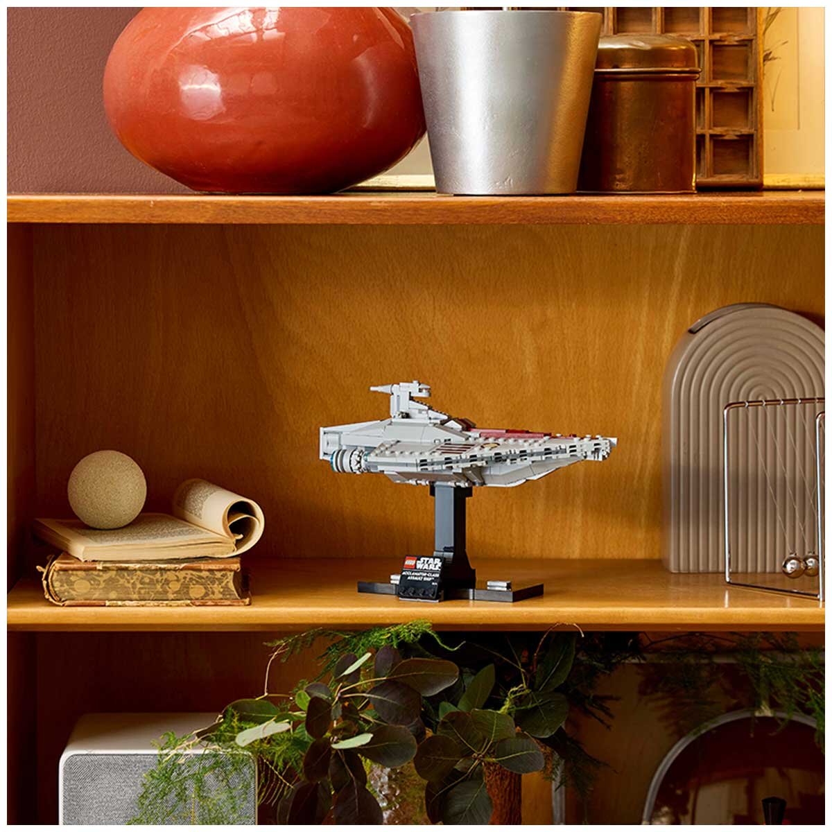 LEGO Star Wars Acclamator-Class Assault Ship, Buildable Starship Model 75404