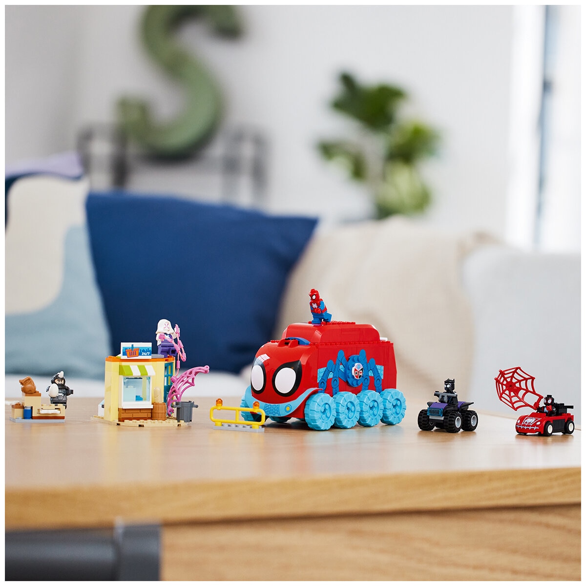 LEGO spidey team spidey's mobile hq