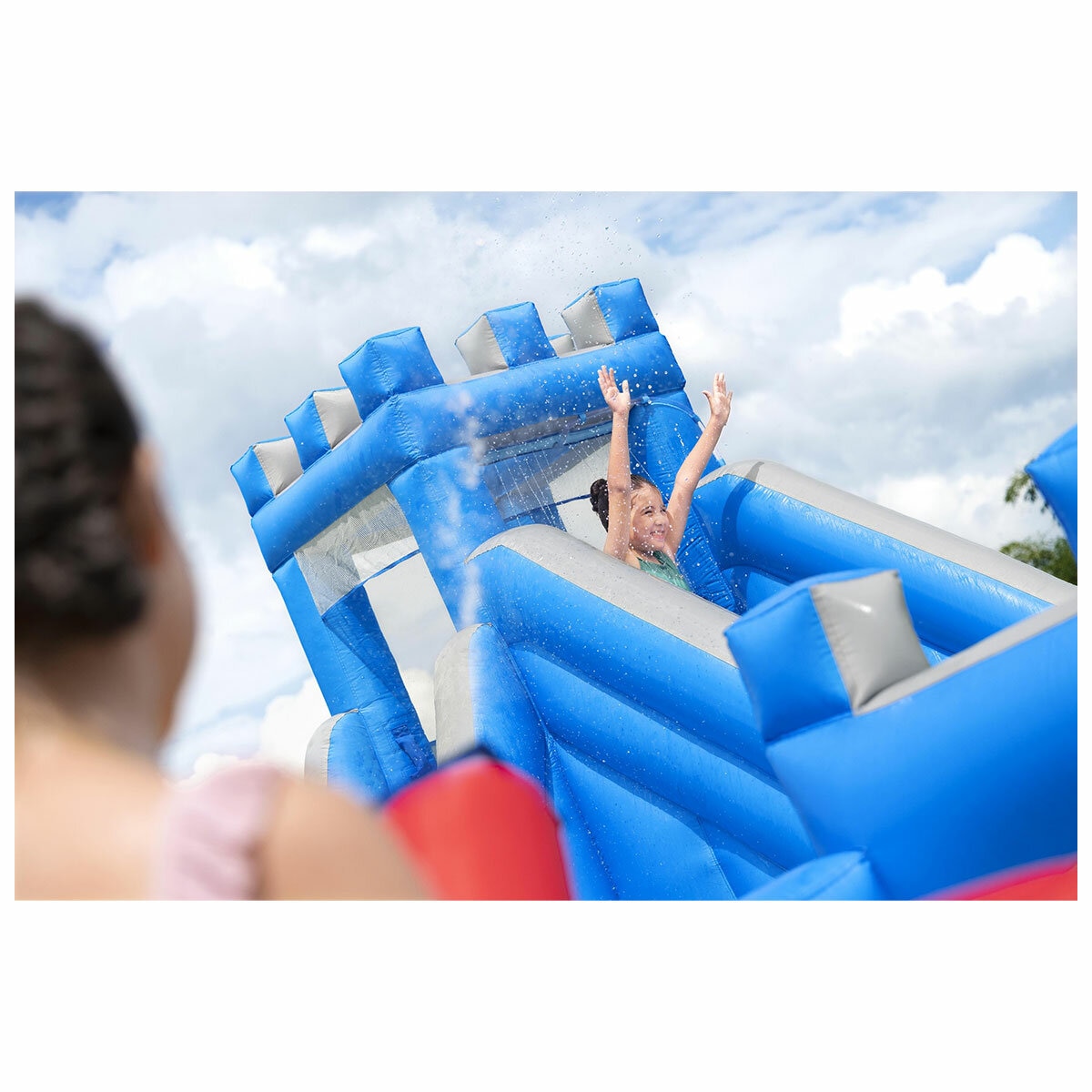 H2OGO! Fort Soakington Mega Water Park 6.13M x 4.53M x 2.54M H2OGO! Fort Soakington Mega Water Park 6.13M x 4.53M x 2.54M