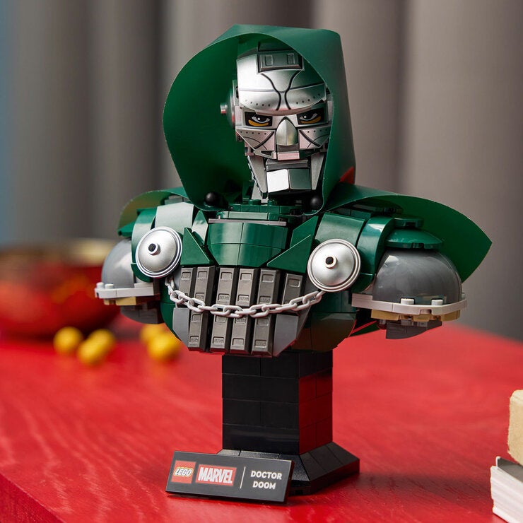 LEGO Marvel Doctor Doom Bust 76345 LEGO Marvel Doctor Doom Bust 76345