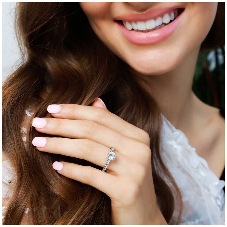 18KT White Gold 1.35ctw Diamond Bridal Ring With 1.00ct Centre Stone