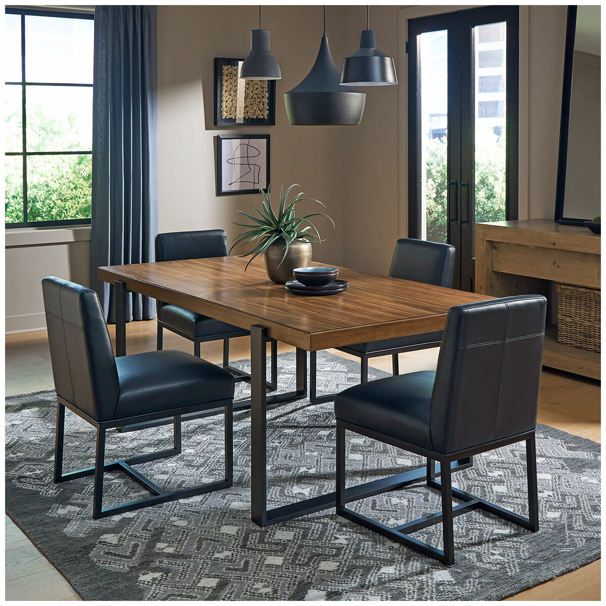 Universal Broadmoore 5-Piece Dining Set