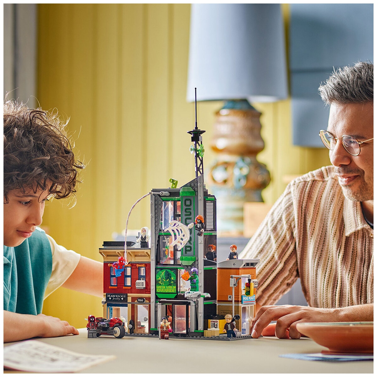 LEGO Marvel Spider-Man vs. Oscorp 76324