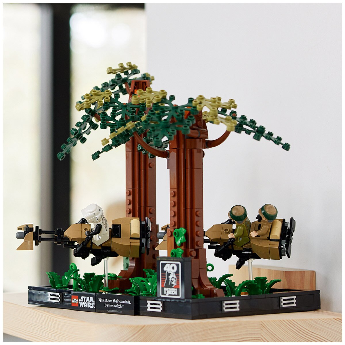 LEGO Endor Speeder Chase Diorama 75353