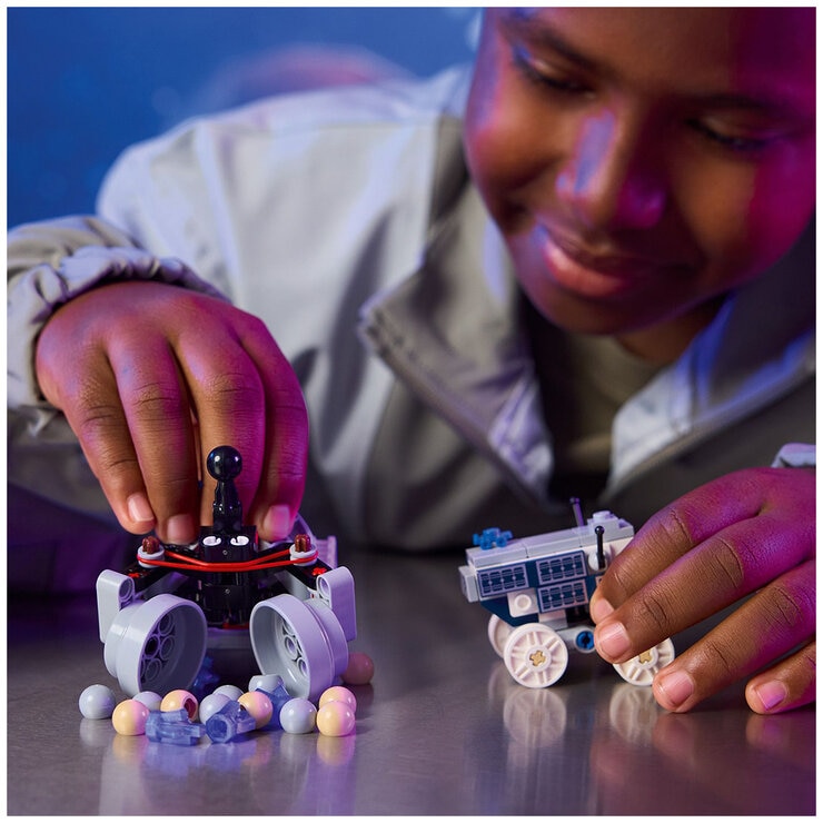 LEGO Technic Lunar Outpost Moon Rover Space Vehicle 42211 LEGO Technic Lunar Outpost Moon Rover Space Vehicle 42211