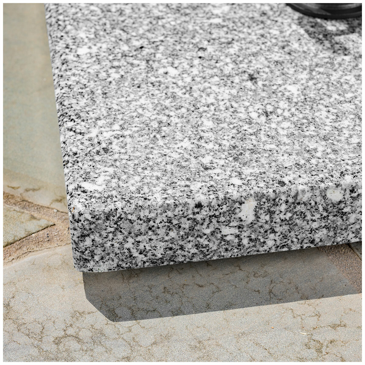 SunVilla Pembrooke 27kg Granite Umbrella Base