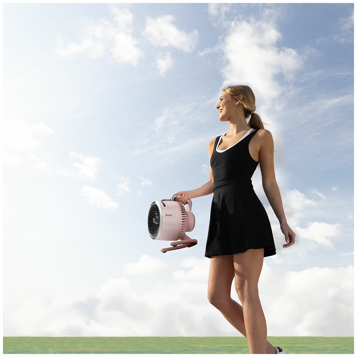 Shark FlexBreeze HydroGo Misting Portable Fan Quartz FA052QPKANZ