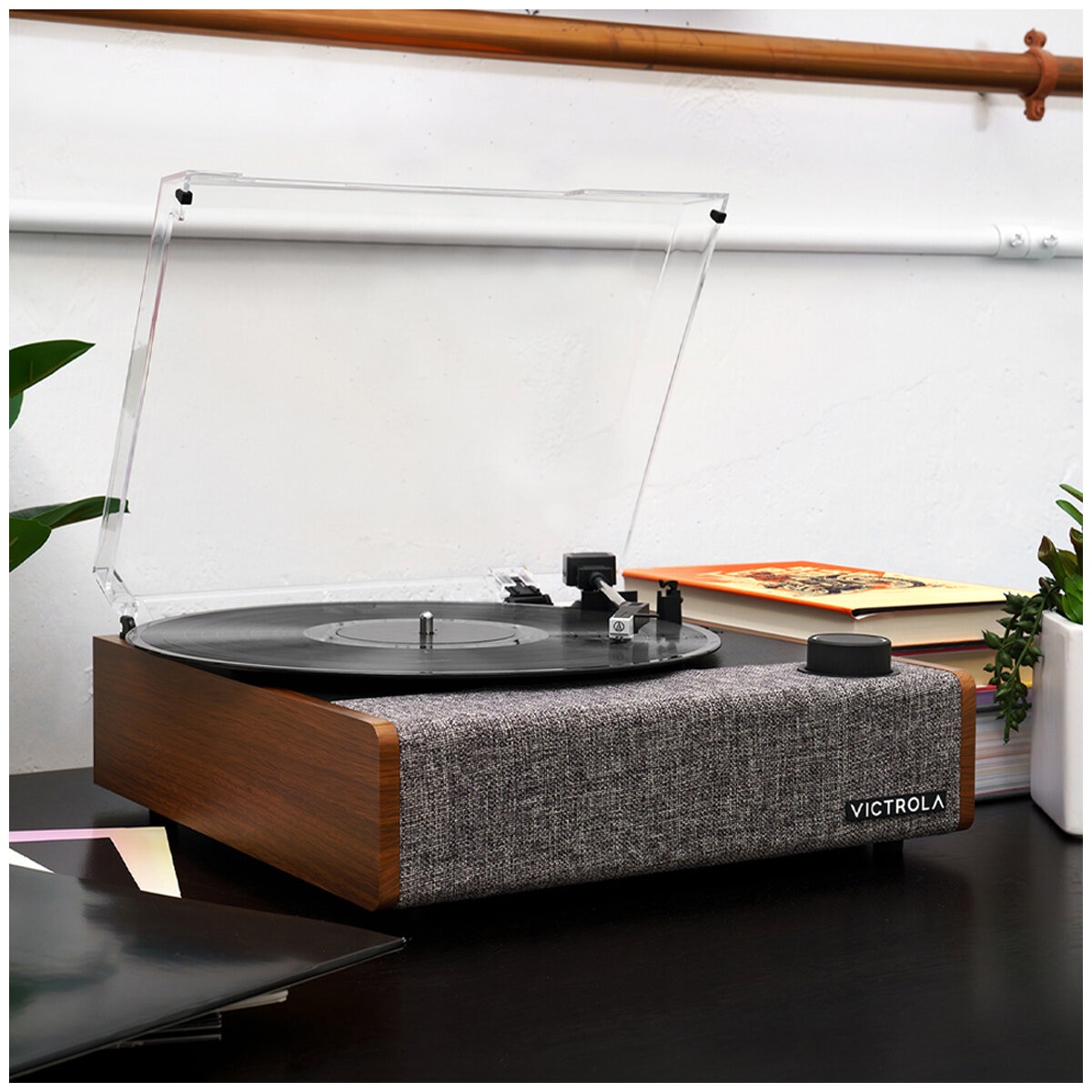 Victrola Eastwood II Turntable Walnut VTA-74-WLN-INT Victrola Eastwood II Turntable Walnut VTA-74-WLN-INT