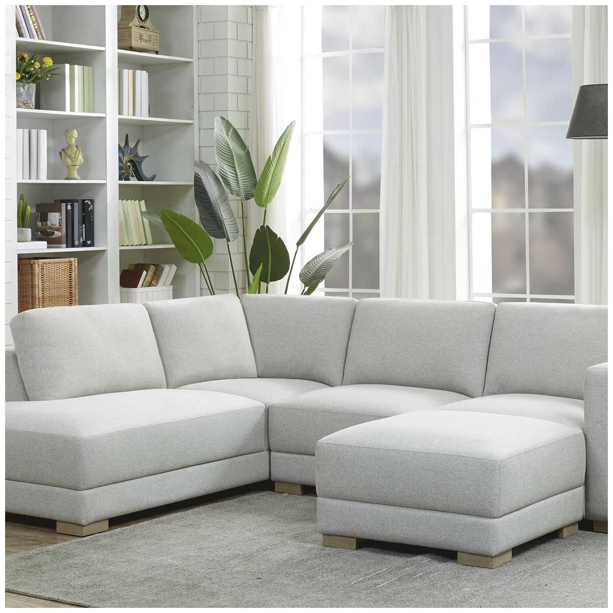 Synergy Home Furnishings Fabric Sectional With Ottoman