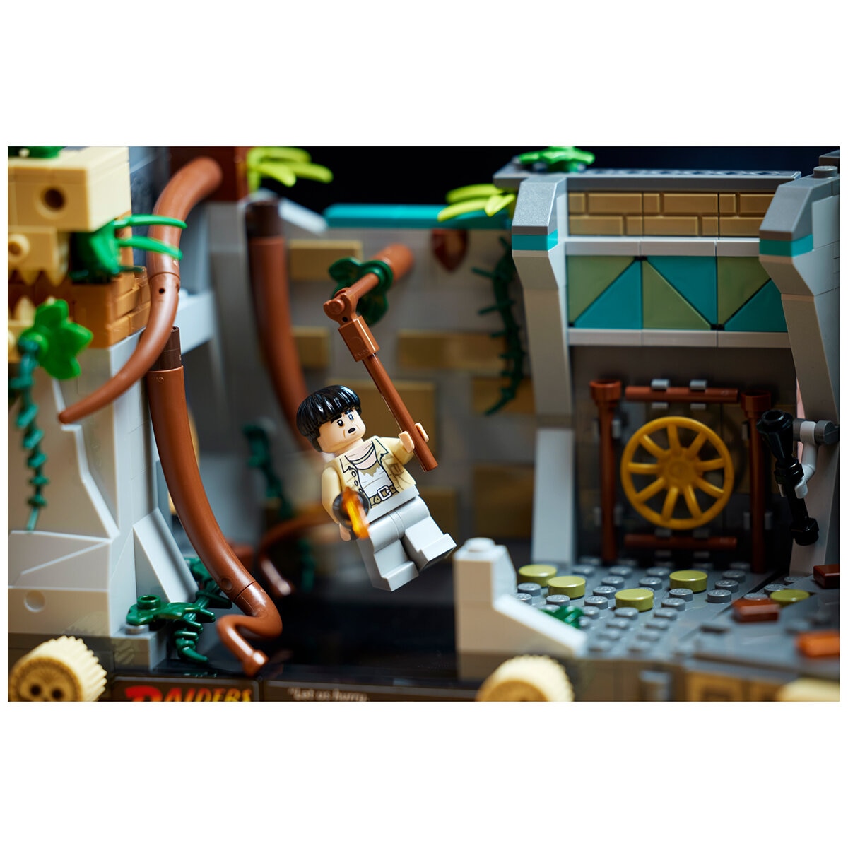 LEGO Indiana Jones Temple of the Golden Idol 77015
