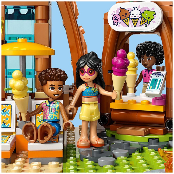 LEGO Friends Family Vacation Beach Resort 42673