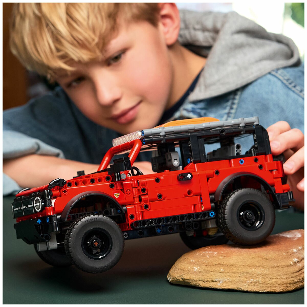 LEGO Technic Ford Bronco SUV 42213/