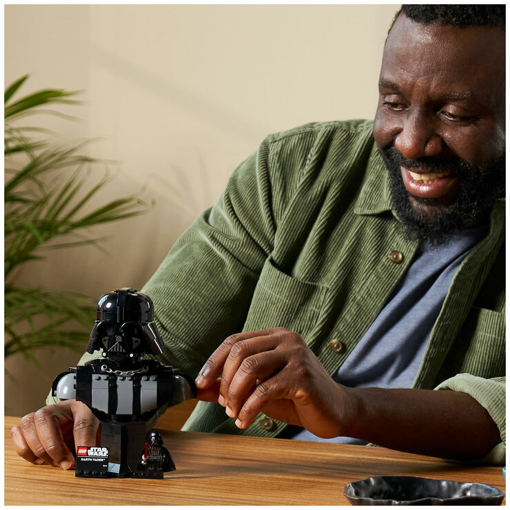 LEGO Star Wars Darth Vader Bust 75439