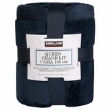 Kirkland Signature Plush Blanket Queen 248 x 233cm