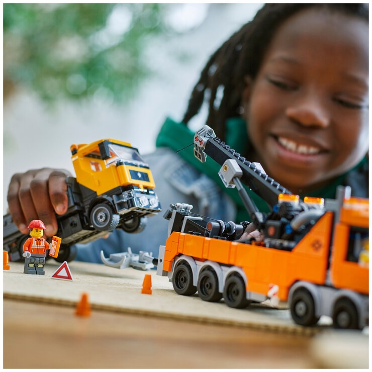 LEGO Heavy-Duty Recovery Tow Truck with Crane 60467