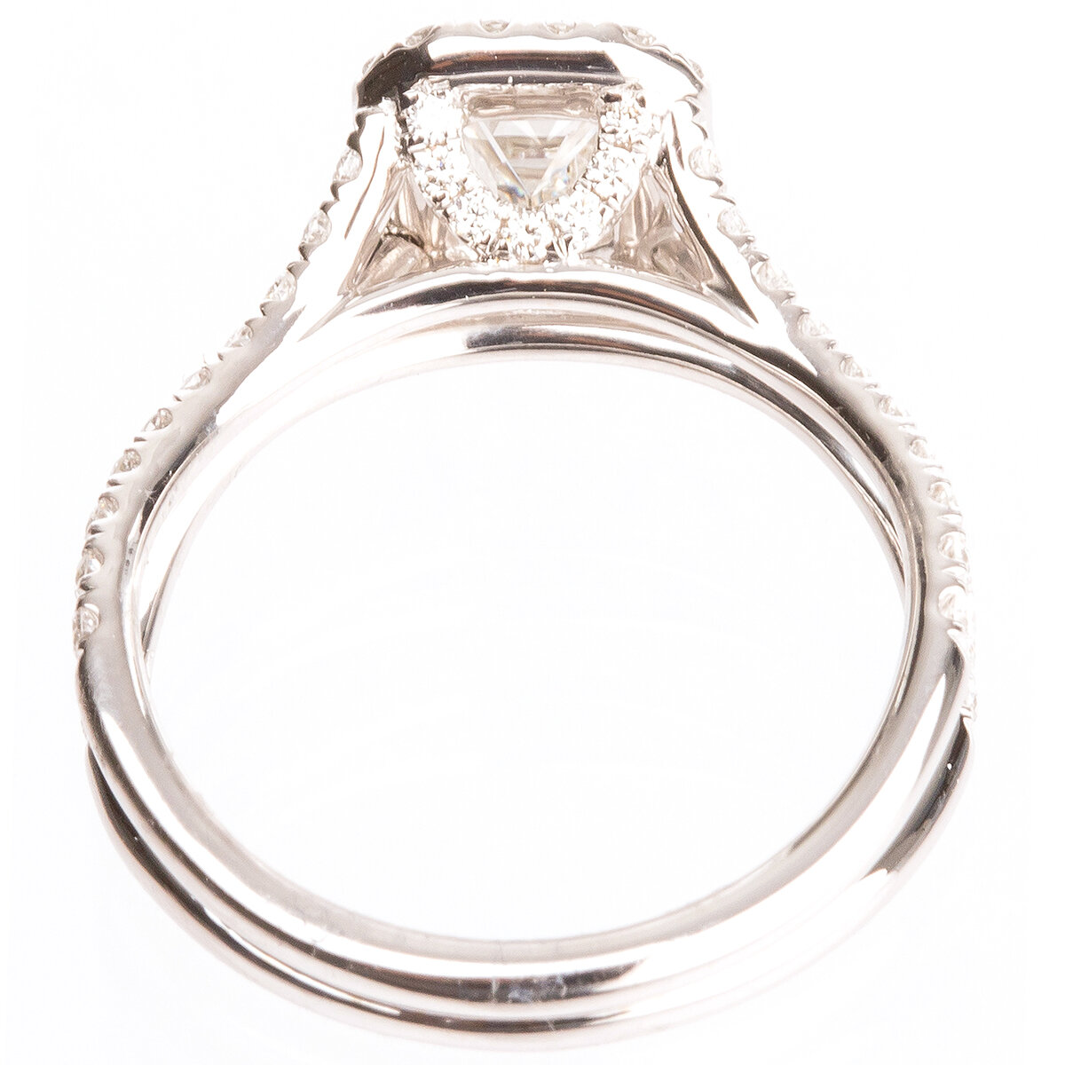 18KT White Gold 1.71ctw Diamond Halo Emerald Ring with 1ctw Centre Stone