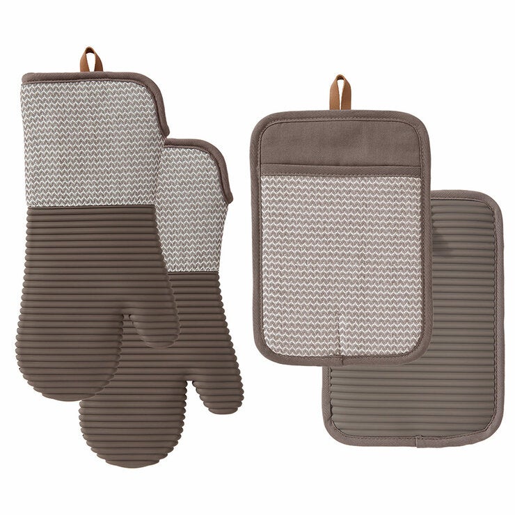 Threadmade Mitt & Pot Holder Threadmade Mitt & Pot Holder