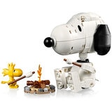 LEGO Ideas Peanuts: Snoopy’s Doghouse Set 21368 LEGO Ideas Peanuts: Snoopy’s Doghouse Set 21368