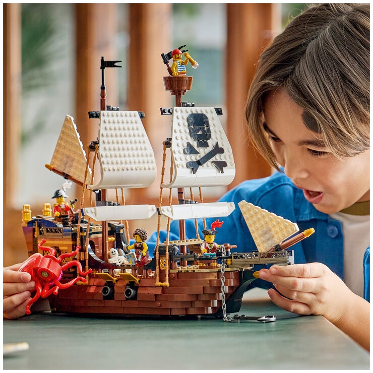 LEGO Creator 3 in 1 Iconic Pirate Ship Building Set 31387 LEGO Creator 3 in 1 Iconic Pirate Ship Building Set 31387