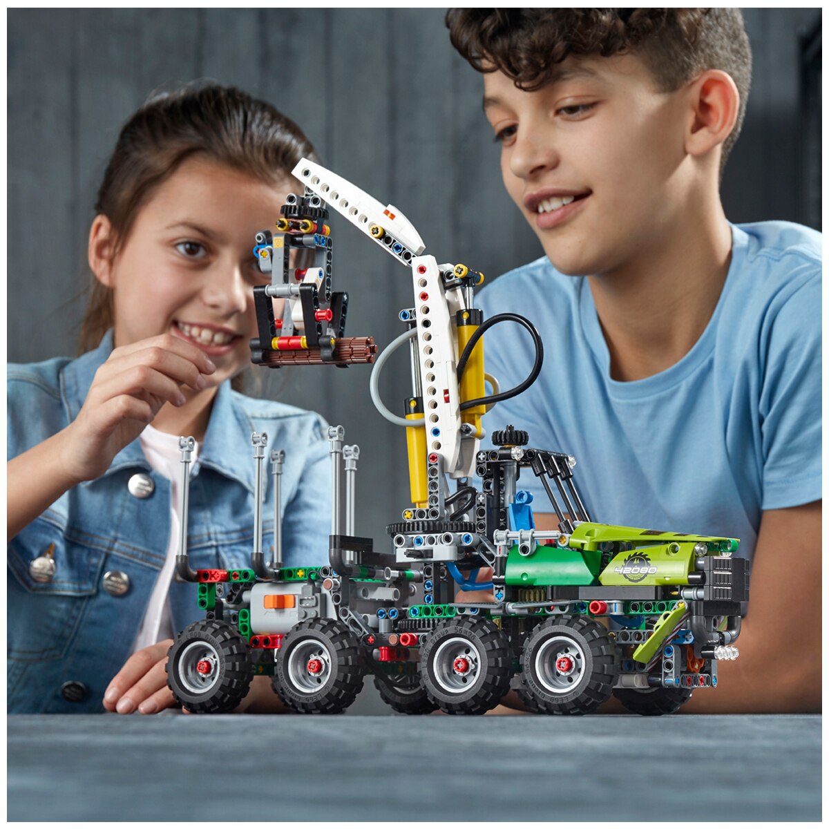 LEGO(R) Technic - Forest Machine