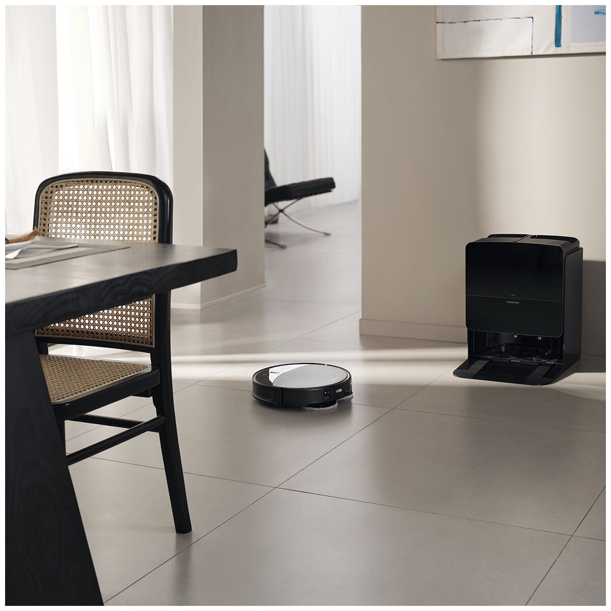 Roborock Saros 10R Vacuum Black