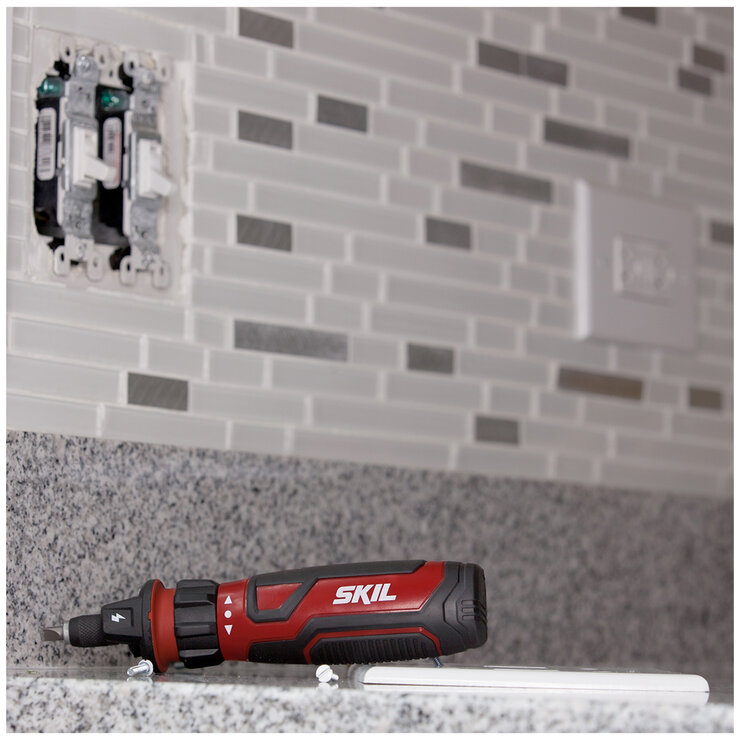 4V Multi-Tool Screwdriver With Circuit Sensor Technology - SD5612E-00