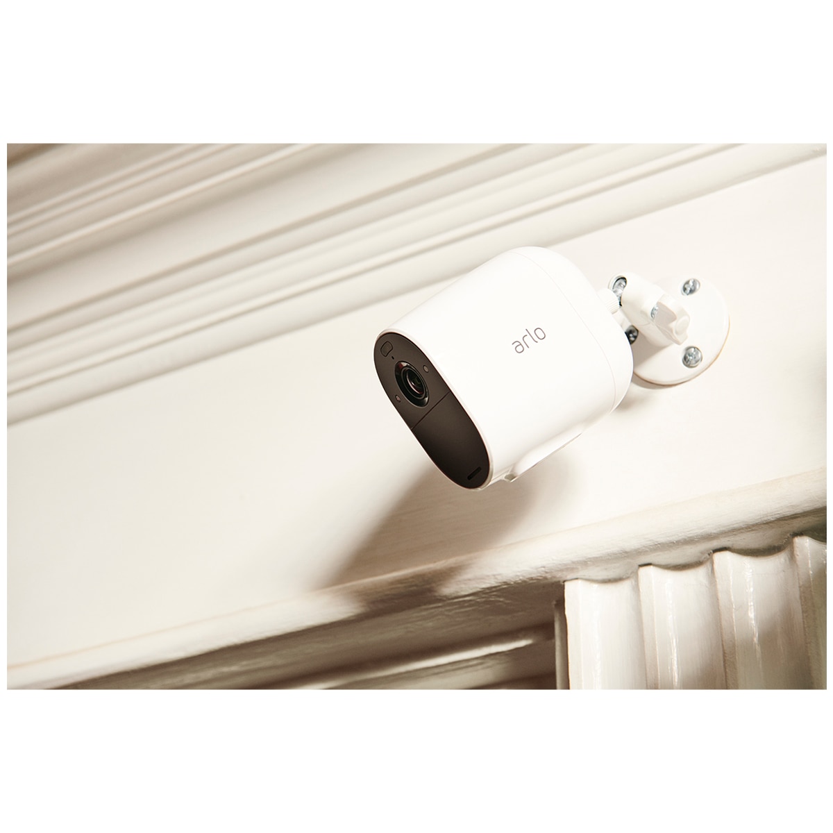 Arlo Ess Security Camera with Door Bell and Solar Panel VMC2030-AVDSPBNDL