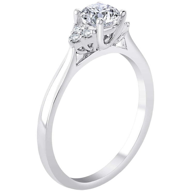 18KT White Gold 0.85ctw Diamond Bridal Set With 0.60ctw Centre