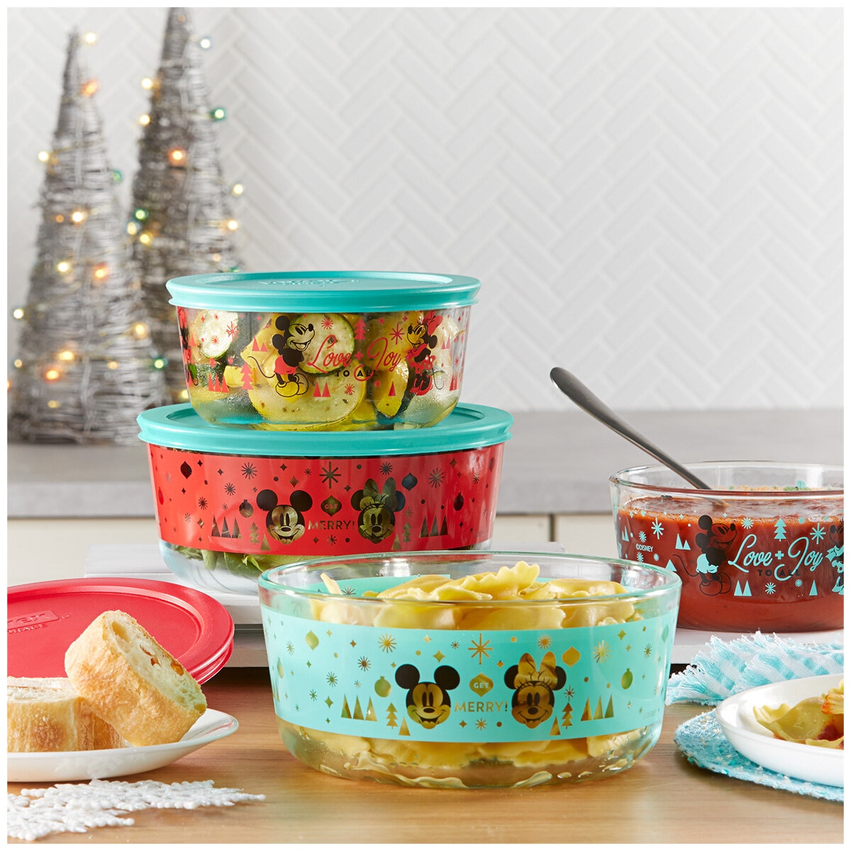 Pyrex Is Now Selling a Special Edition Mickey Mouse Collection