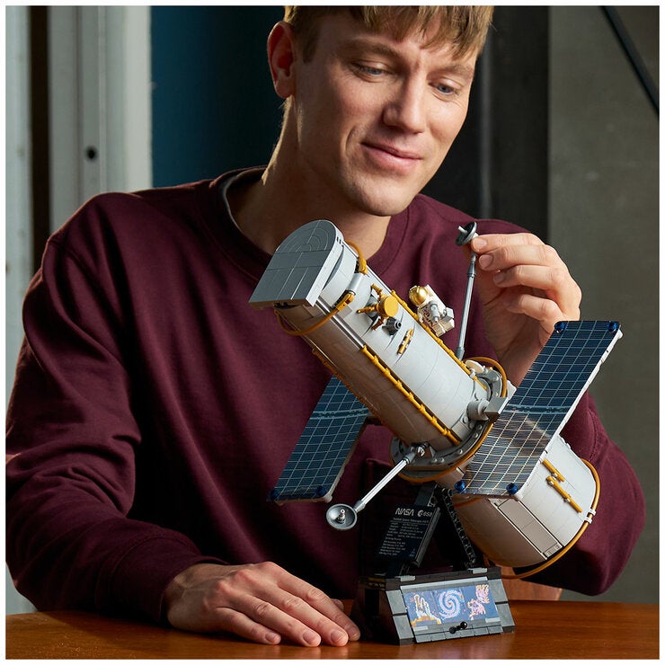LEGO Icons Hubble Space Telescope 11382