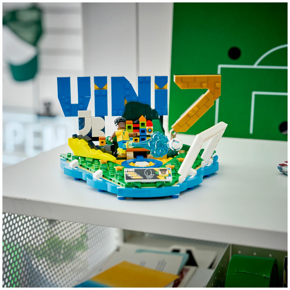 LEGO Editions Vini Jr. Football Highlights 43027