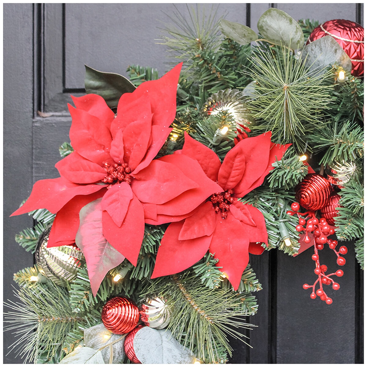 Pre-Lit Decorated Poinsettia Holiday Artificial Wreath 76.2cm Red