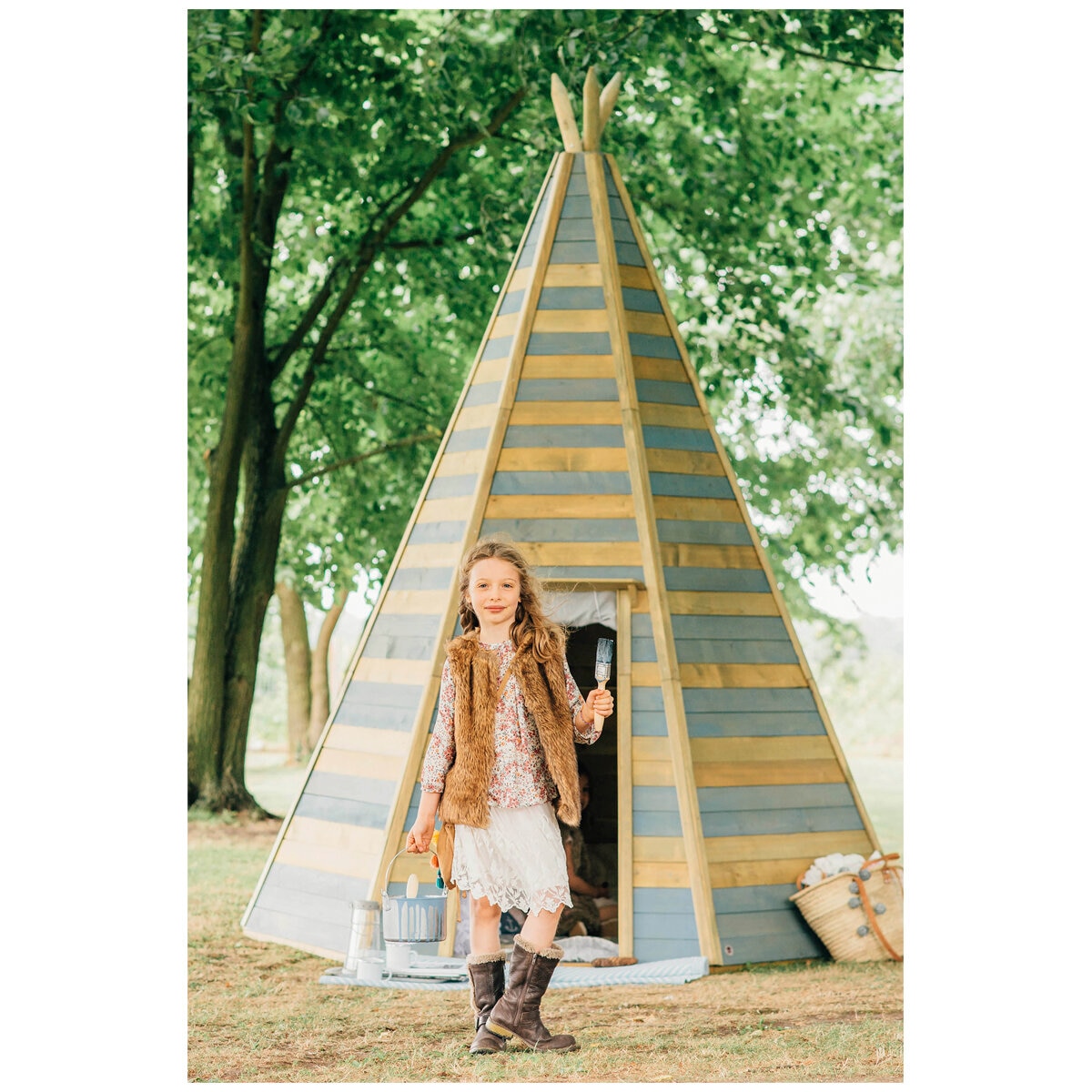 Plum Grand Wooden Teepee