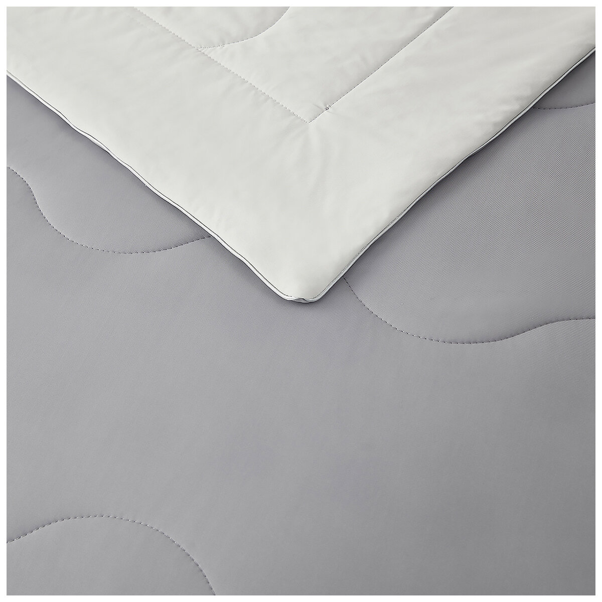 Hotel Grand EternaCool Cooling Comforter King Grey Hotel Grand EternaCool Cooling Comforter King Grey