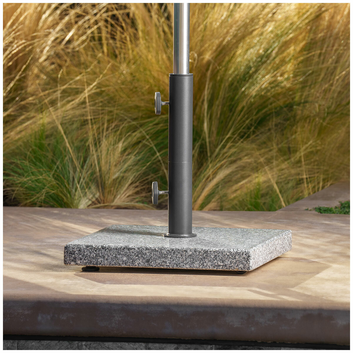 SunVilla Pembrooke 27kg Granite Umbrella Base