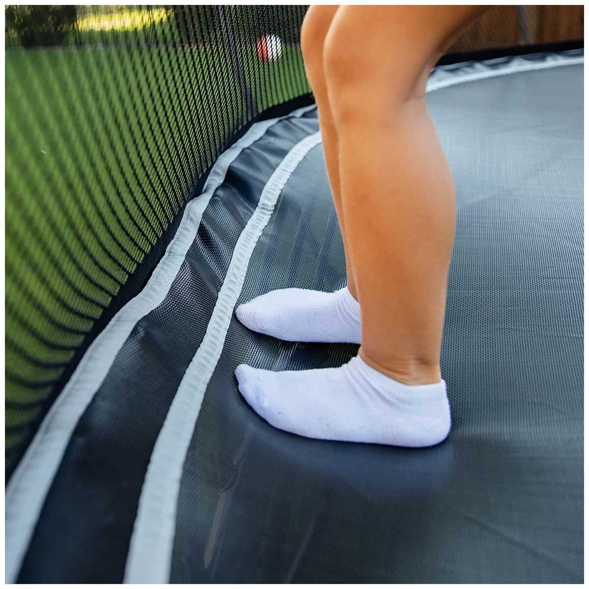 Springfree All Black 4M Jumbo Round Trampoline Bundle