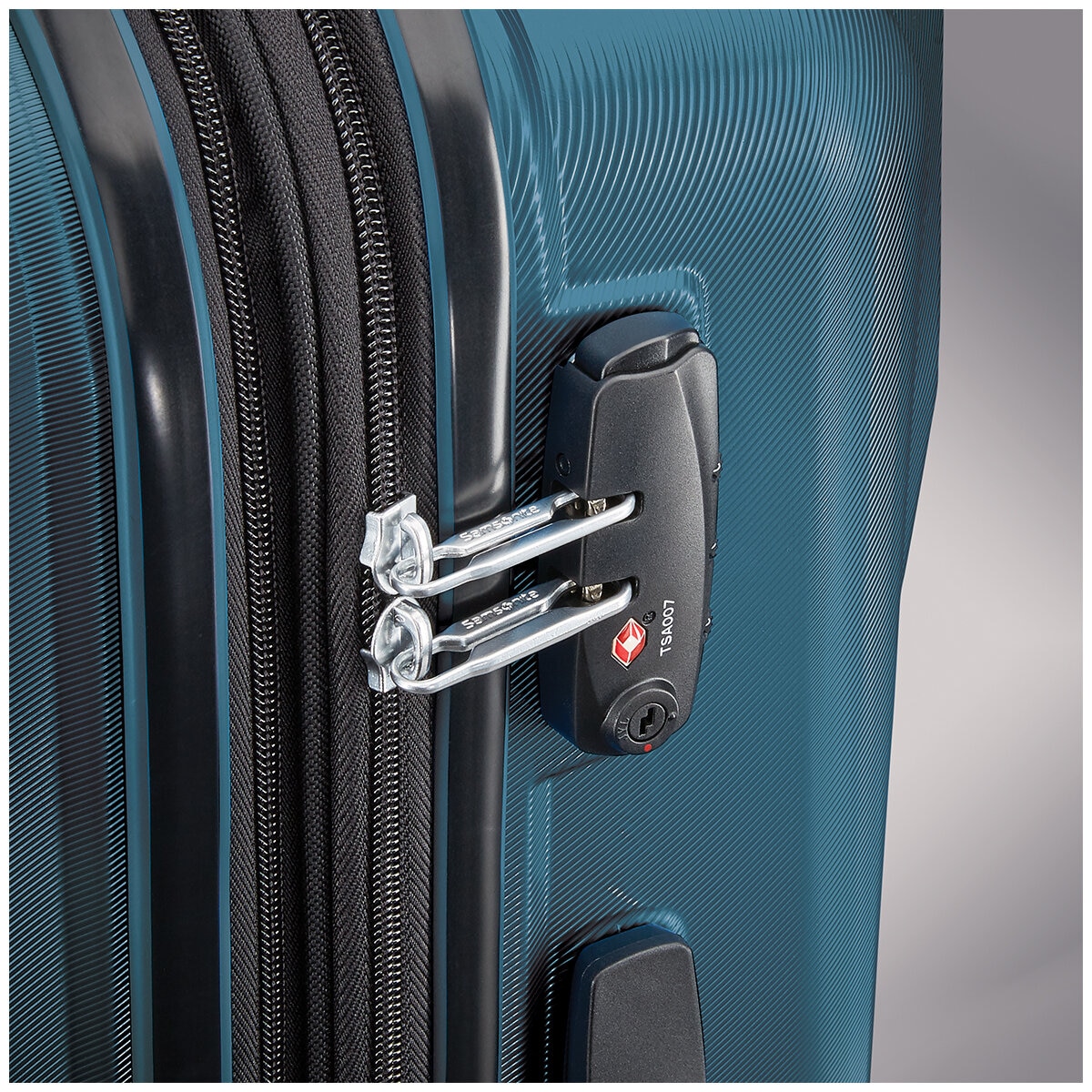 Samsonite Pivot Hub Spinner Large Luggage BLue