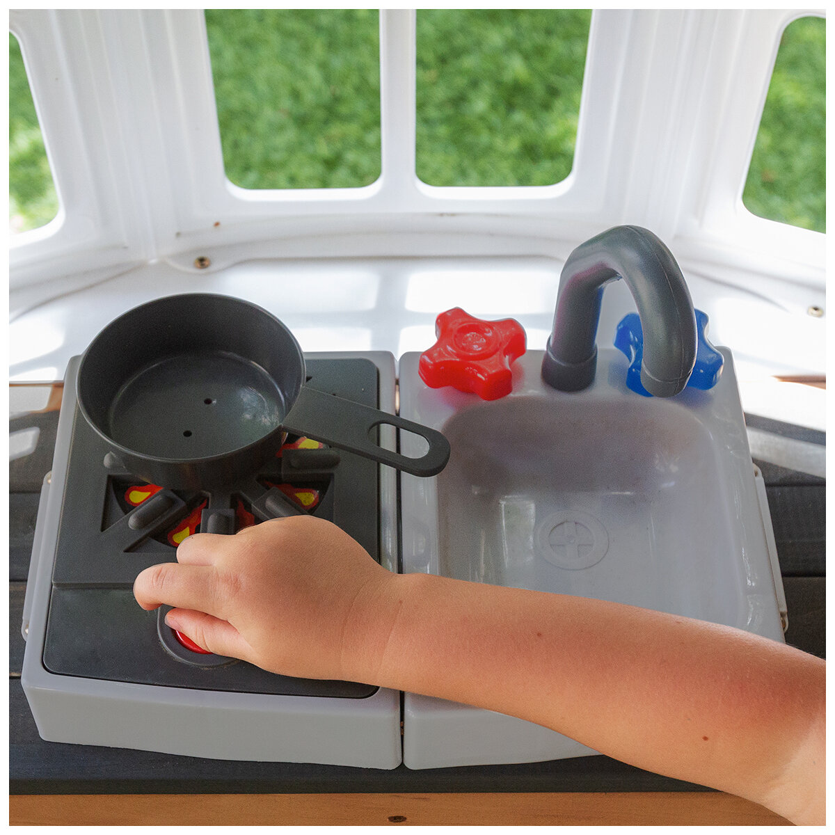 KidKraft Autrium Breeze Playhouse