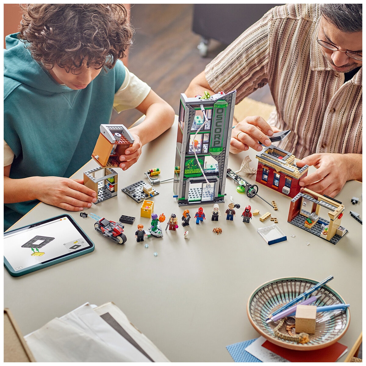 LEGO Marvel Spider-Man vs. Oscorp 76324
