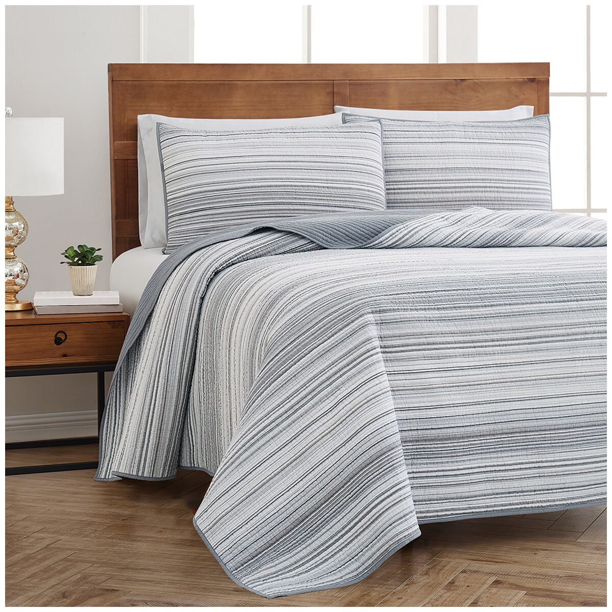 Retro Chic Quilt Set Queen 3 Piece